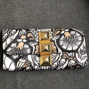 Fun clutch